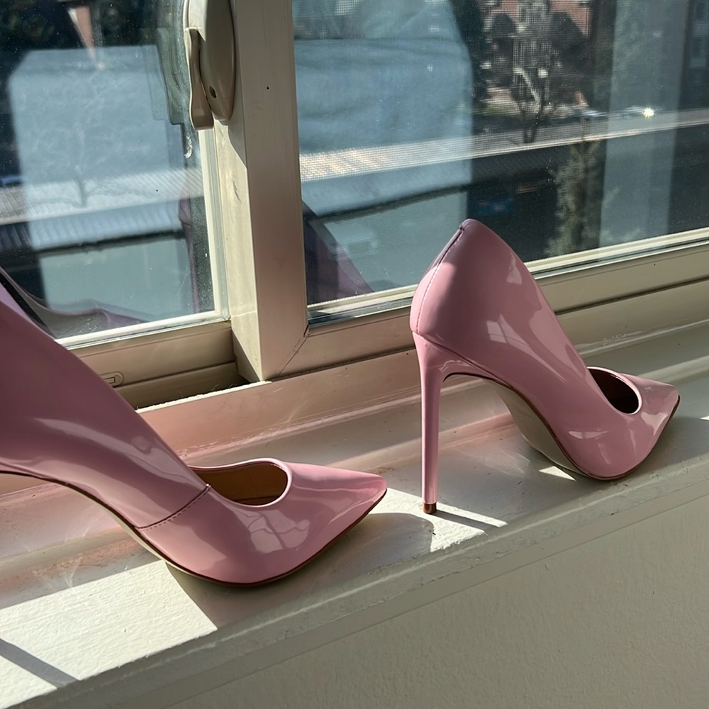 Pink patent leather Steve Madden heels!